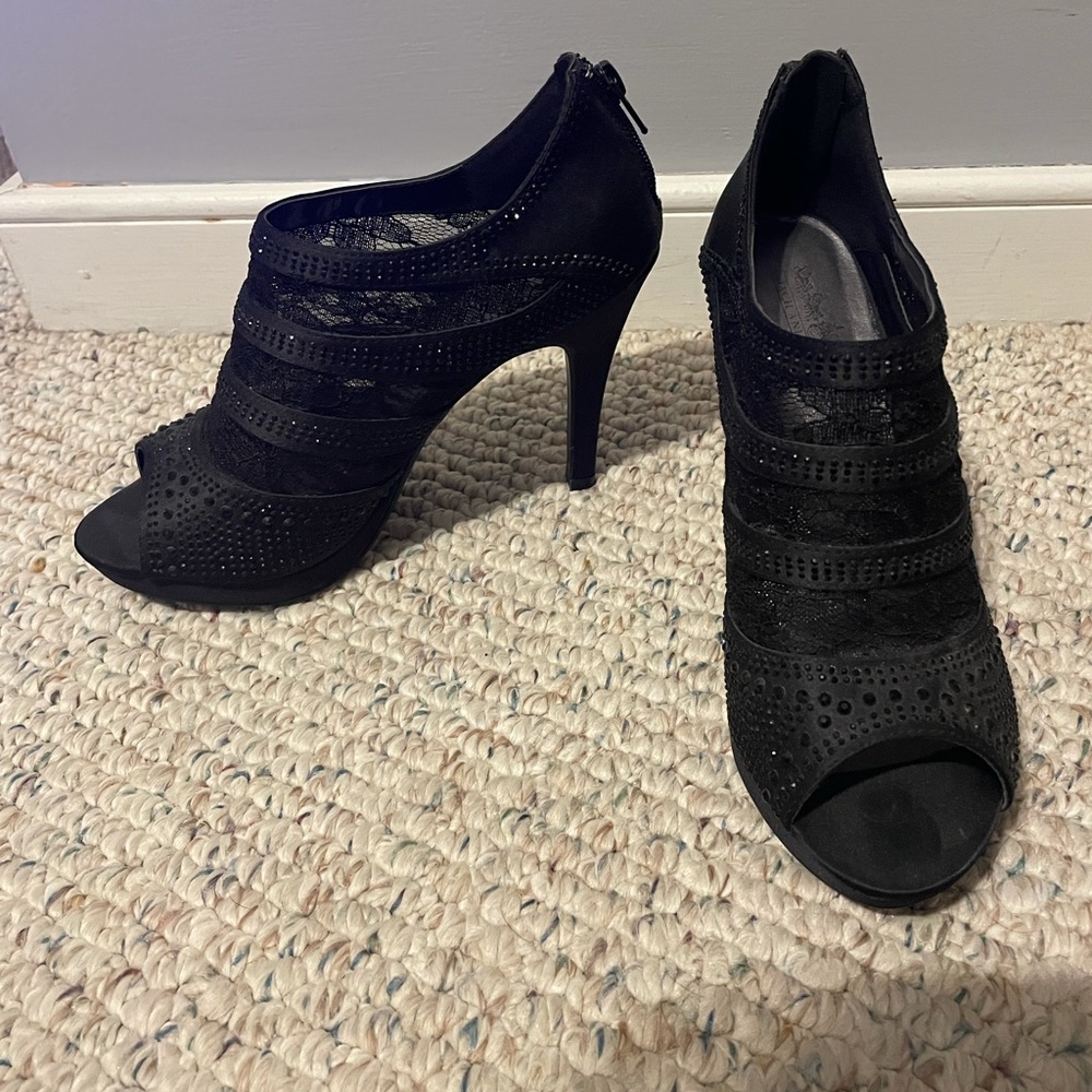 Dressy peep toe heels